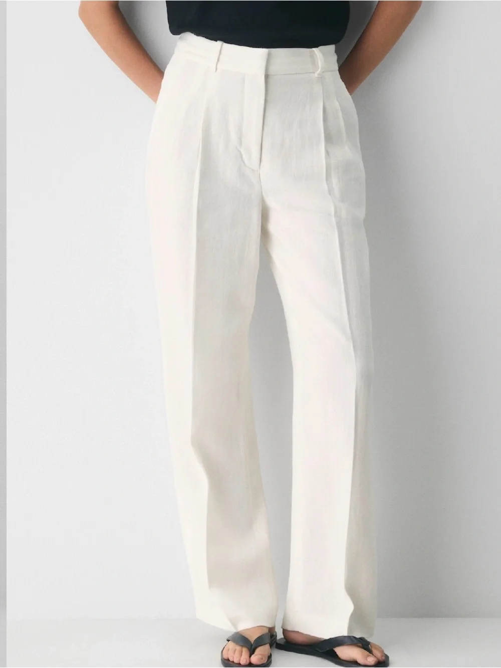 Aritzia never worn